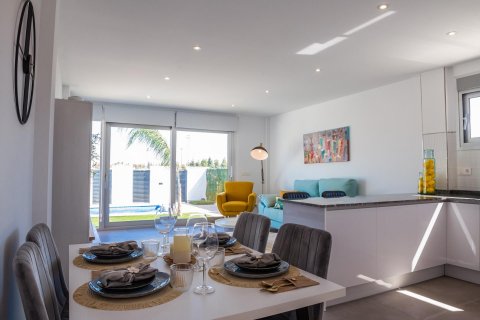 Продажа виллы Лос-Алькасарес, Мурсия, Испания 3 спальни, 106м2 №114404 - фото 25