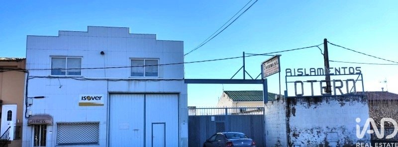 Commercial property à Santovenia de la Valdoncina, Leon, Espagne 1840 m2 No. 172288