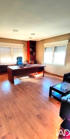 Commercial property à Santovenia de la Valdoncina, Leon, Espagne 1840 m2 No. 172288