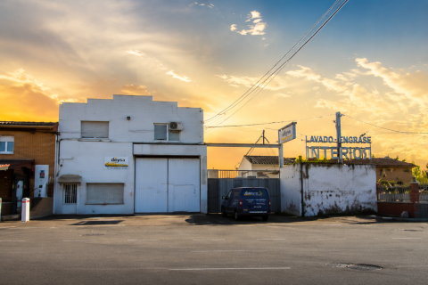 Commercial property in Santovenia de la Valdoncina, Leon, Spain 1840 sq.m. No. 172288