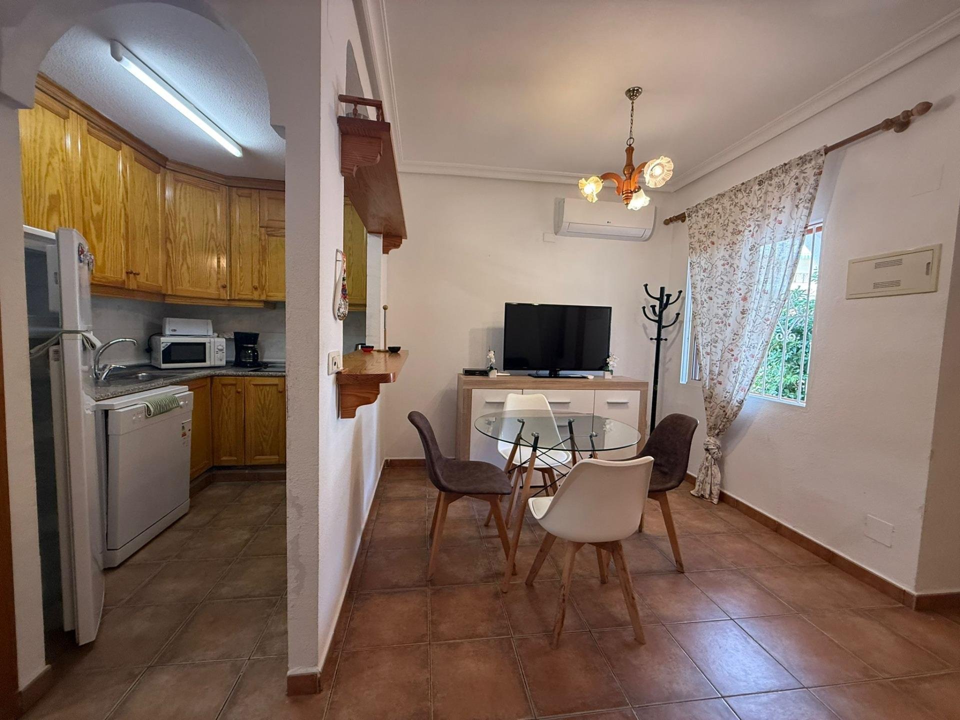 Вилла в Торревьеха, Аликанте, Испания 2 спальни, 85м2 №150138