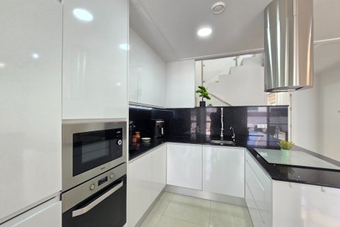 Villa for sale in Alicante, Spain 3 bedrooms, 107 sq.m. No. 189771 - photo 11