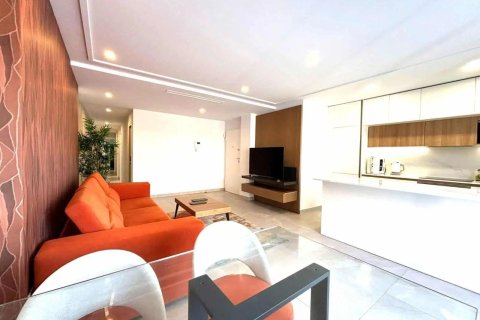 Apartamento en venta en Torrevieja, Alicante, España 3 dormitorios, 98 m2 No. 189756 - foto 3