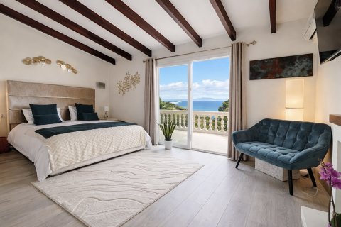 Villa for sale in Sol De Mallorca, Mallorca, Spain 4 bedrooms, 242 sq.m. No. 179855 - photo 17