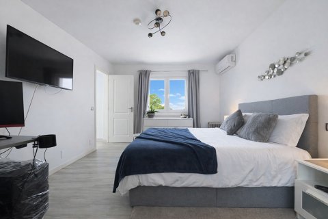 Villa for sale in Sol De Mallorca, Mallorca, Spain 4 bedrooms, 242 sq.m. No. 179855 - photo 13