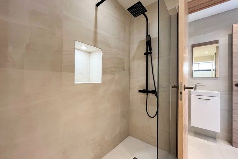 Apartamento en venta en Portals Nous, Mallorca, España 2 dormitorios, 86 m2 No. 179858 - foto 16