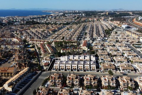 Villa till salu La Zenia, Alicante, Spanien 3 sovrum, 176 kvm. Nr. 137145 - foto 20