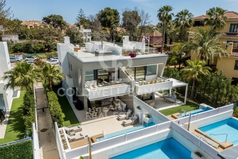 Villa en venta en Marbella, Málaga, España 5 dormitorios, 297 m2 No. 158941 - foto 2