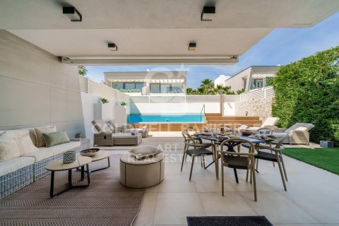Villa en venta en Marbella, Málaga, España 5 dormitorios, 297 m2 No. 158941 - foto 7
