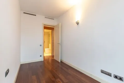 Apartamento en venta en Barcelona, España 3 dormitorios, No. 141261 - foto 19