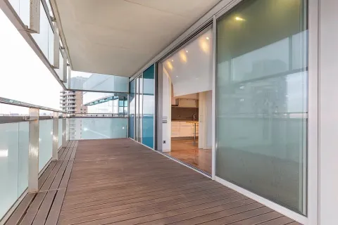 Apartamento en venta en Barcelona, España 3 dormitorios, No. 141261 - foto 8