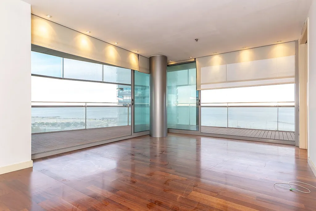 Apartment in Barcelona, Spain 3 bedrooms,  No. 141261
