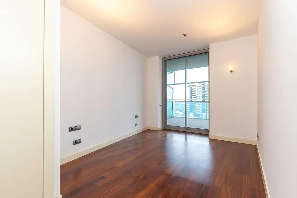 Apartment in Barcelona, Spain 3 bedrooms,  No. 141261