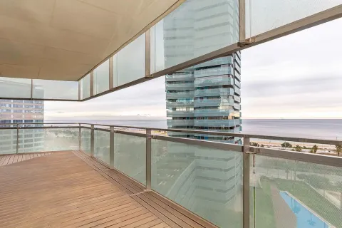 Apartamento en venta en Barcelona, España 3 dormitorios, No. 141261 - foto 3