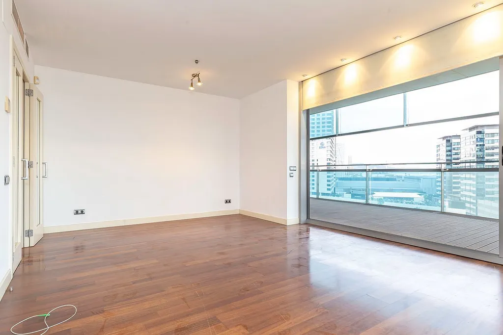 Apartment in Barcelona, Spain 3 bedrooms,  No. 141261