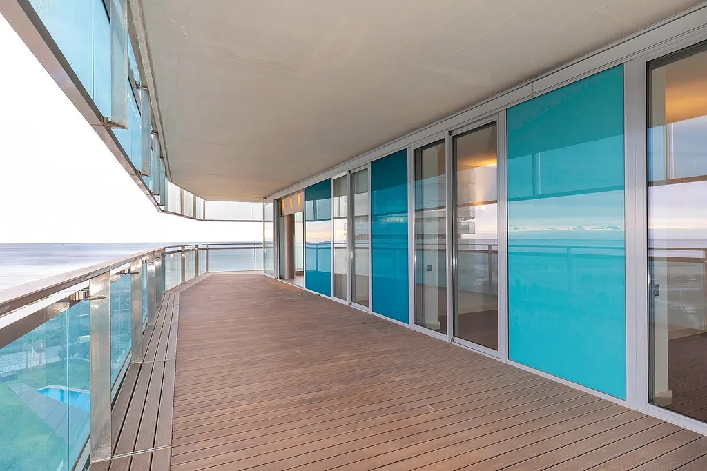 Apartment in Barcelona, Spain 3 bedrooms,  No. 141261