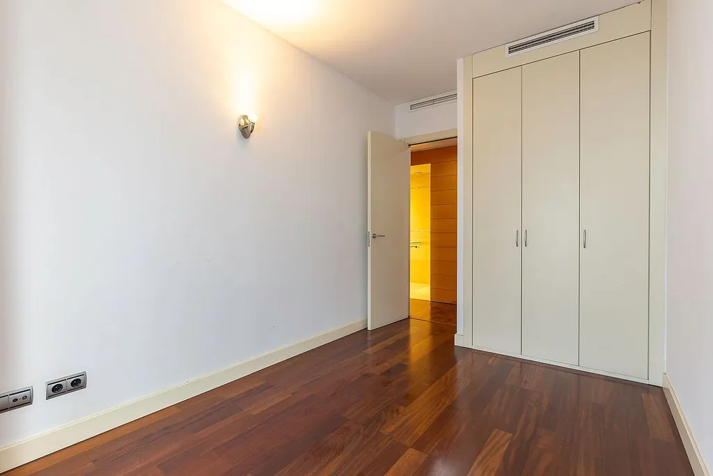 Apartment in Barcelona, Spain 3 bedrooms,  No. 141261
