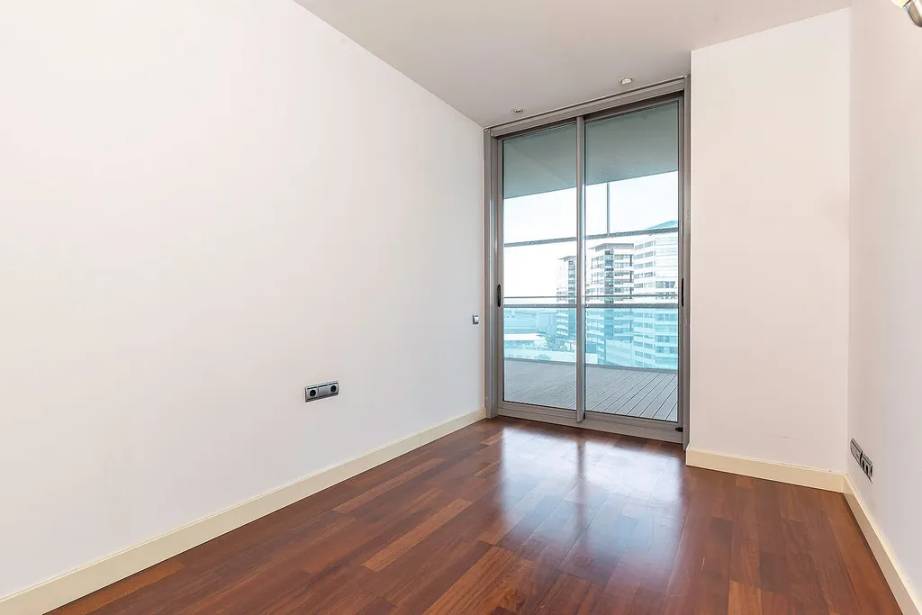 Apartment in Barcelona, Spain 3 bedrooms,  No. 141261