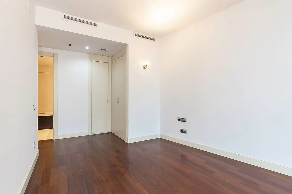 Apartment in Barcelona, Spain 3 bedrooms,  No. 141261