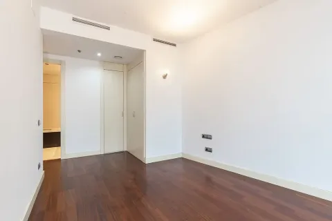 Apartamento en venta en Barcelona, España 3 dormitorios, No. 141261 - foto 27