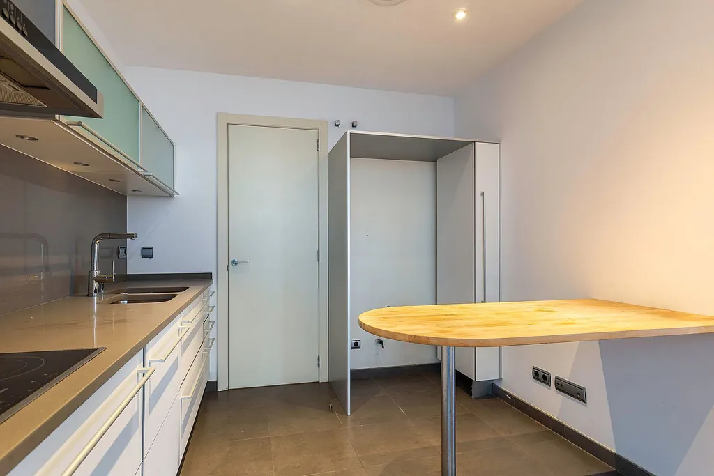 Apartment in Barcelona, Spain 3 bedrooms,  No. 141261