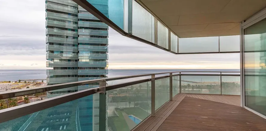 Apartamento en Barcelona, España 3 dormitorios, No. 141261