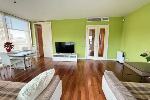 Apartamento en venta en Barcelona, España 3 dormitorios, No. 141262 - foto 8