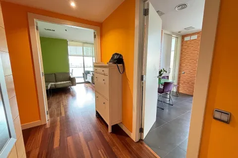 Apartamento en venta en Barcelona, España 3 dormitorios, No. 141262 - foto 11