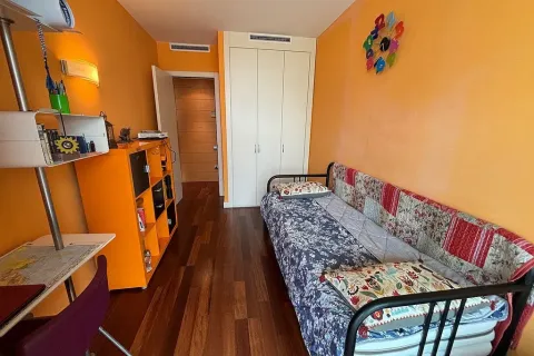 Apartamento en venta en Barcelona, España 3 dormitorios, No. 141262 - foto 16