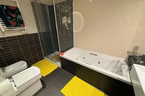 Apartamento en venta en Barcelona, España 3 dormitorios, No. 141262 - foto 20