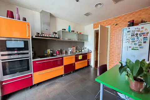 Apartamento en venta en Barcelona, España 3 dormitorios, No. 141262 - foto 9