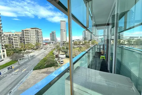 Apartamento en venta en Barcelona, España 3 dormitorios, No. 141262 - foto 5