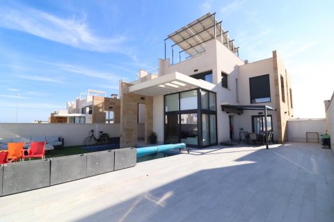 Villa pārdošanā La Zenia, Alicante, Spānijā 3 istabas, 150 m2 Nr. 165375 - attēls 1
