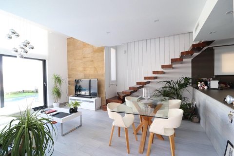 Villa pārdošanā La Zenia, Alicante, Spānijā 3 istabas, 150 m2 Nr. 165375 - attēls 7