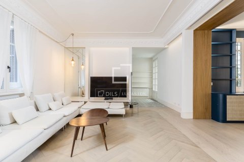 Apartamento en venta en Barcelona, España 4 dormitorios, 253 m2 No. 150800 - foto 4