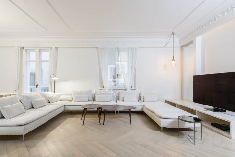 Apartamento en venta en Barcelona, España 4 dormitorios, 253 m2 No. 150800 - foto 3