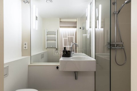 Apartamento en venta en Barcelona, España 4 dormitorios, 253 m2 No. 150800 - foto 28