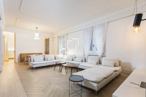 Lägenhet i Barcelona, Spanien 4 sovrum, 253 kvm. Nr. 150800