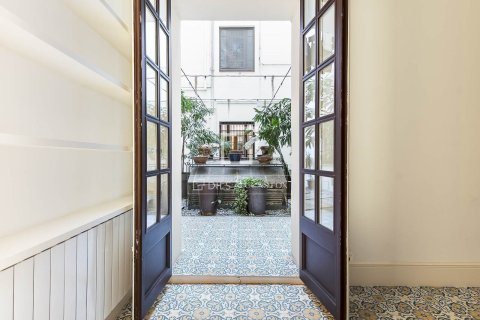 Apartamento en venta en Barcelona, España 4 dormitorios, 253 m2 No. 150800 - foto 9