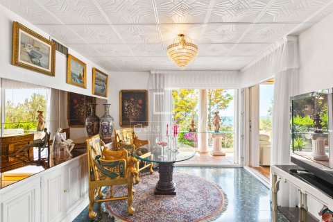 Villa for sale in Castelldefels, Barcelona, Spain 5 bedrooms, 318 sq.m. No. 150798 - photo 8