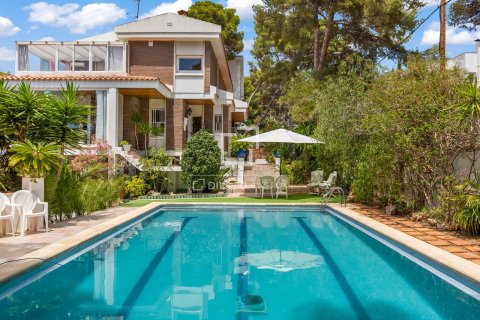 Villa for sale in Castelldefels, Barcelona, Spain 5 bedrooms, 318 sq.m. No. 150798 - photo 1