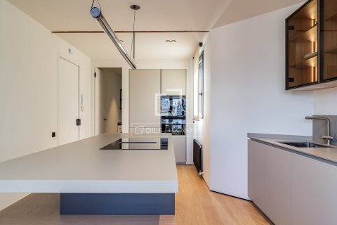 Apartament w Barcelona, Hiszpania 4 sypialnie, 224 mkw. nr 150803 – zdjęcie 13