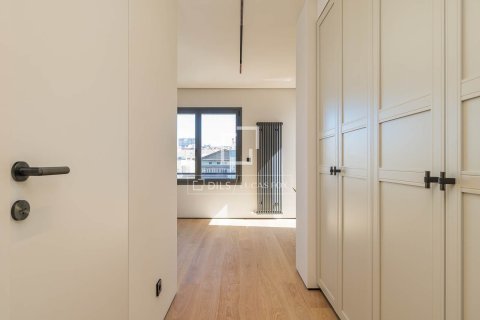Apartament w Barcelona, Hiszpania 4 sypialnie, 224 mkw. nr 150803 – zdjęcie 27