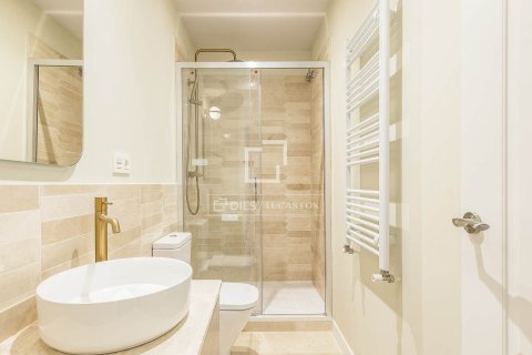 Продажа квартиры в Барселона, Испания 3 спальни, 108м2 №150802 - фото 13