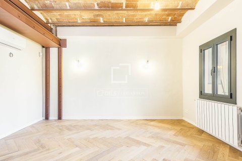 Продажа квартиры в Барселона, Испания 3 спальни, 108м2 №150802 - фото 3