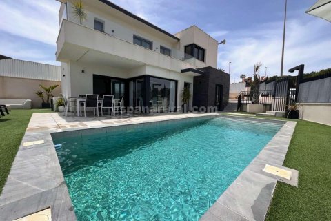 Villa à vendre San Miguel de Salinas, Alicante, Espagne, 3 chambres, 125 m2 No. 113129 - photo 1
