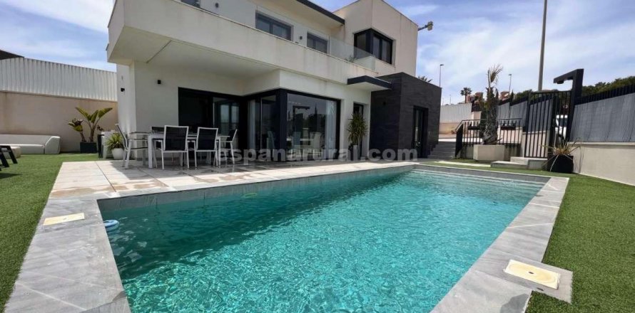 Villa San Miguel de Salinas, Alicante, Espagne 3 chambres, 125 m2 No. 113129