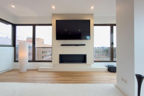 Apartment for sale in Madrid, Spain 3 bedrooms, 192 sq.m. No. 147310 - photo 20