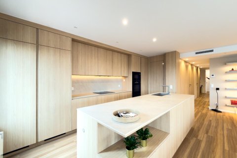 Apartment for sale in Madrid, Spain 3 bedrooms, 192 sq.m. No. 147310 - photo 8