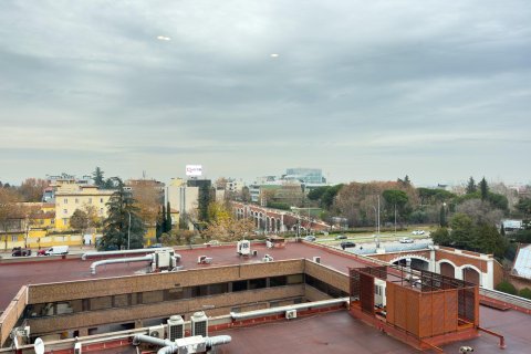 Apartment for sale in Madrid, Spain 3 bedrooms, 192 sq.m. No. 147310 - photo 30